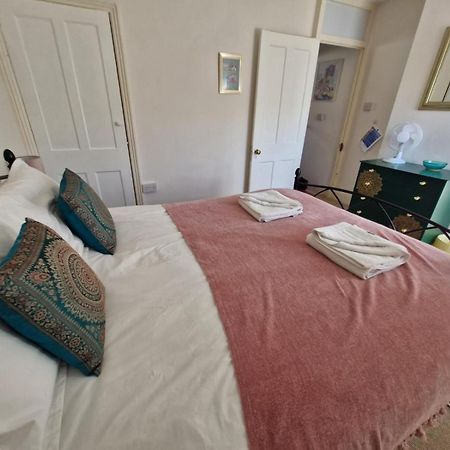 Magdala Cottage -Village Location- Dog Friendly 布罗德斯泰 外观 照片
