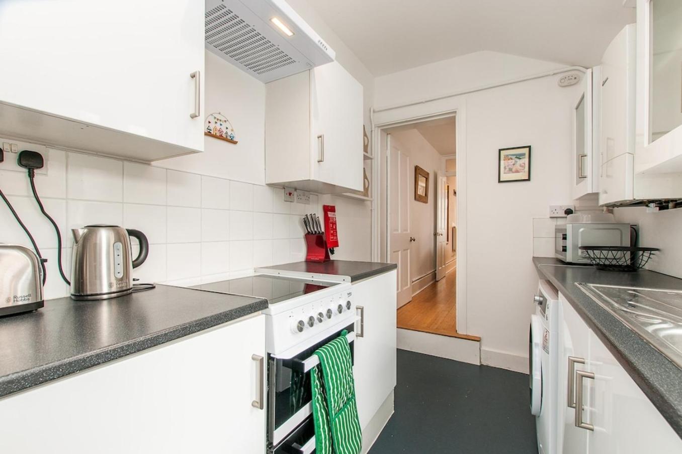 Magdala Cottage -Village Location- Dog Friendly 布罗德斯泰 外观 照片