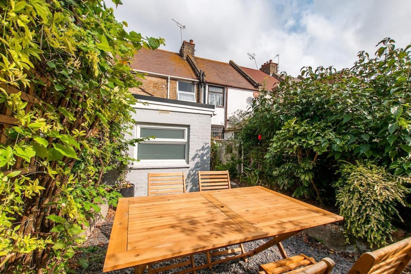 Magdala Cottage -Village Location- Dog Friendly 布罗德斯泰 外观 照片
